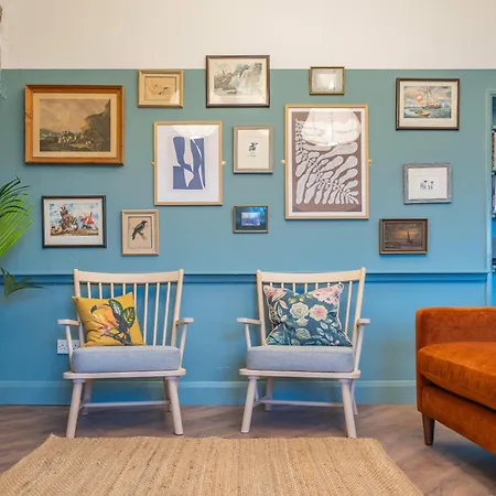 Otter Connemara Hostel *