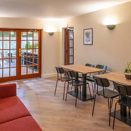 Otter Connemara Hostel